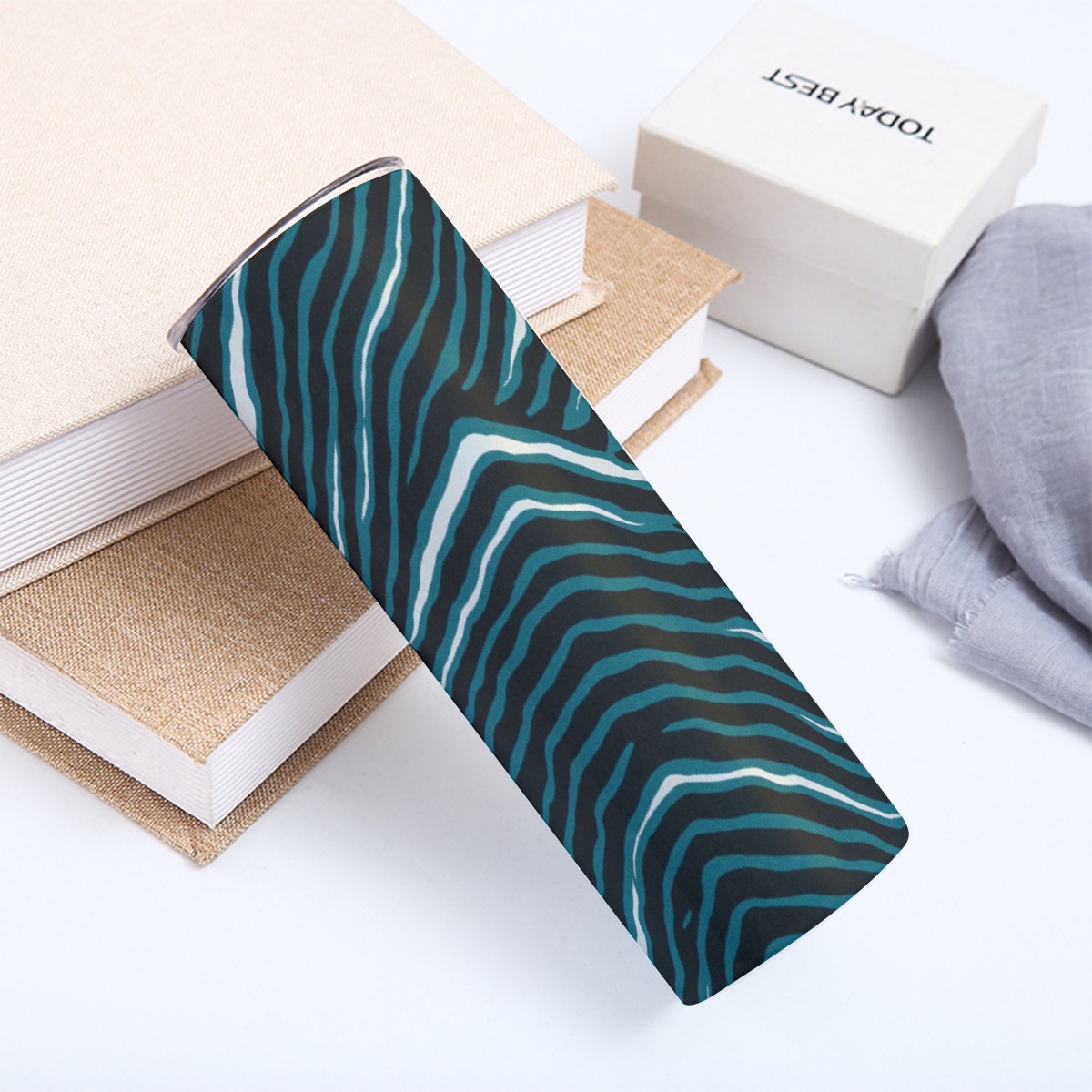 Philadelphia Eagles Zubaz Custom 20OZ Straight Cup With Sliding Lid For The USA - Image 2