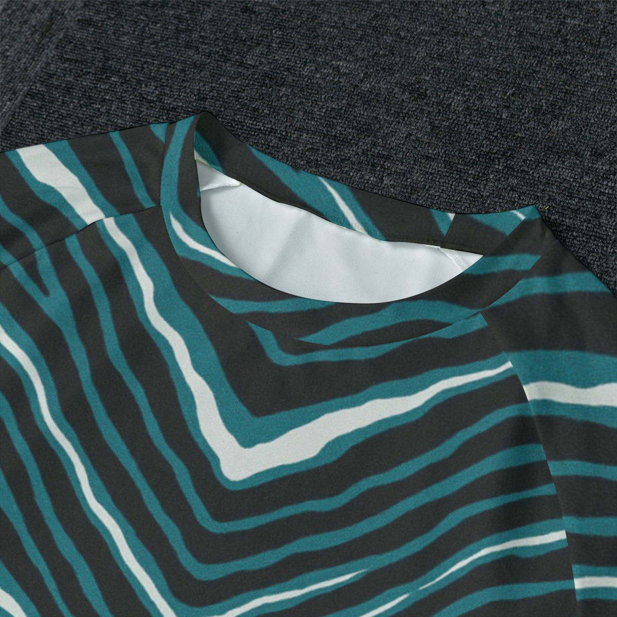 Philadelphia Eagles Zubaz All-Over Print Men's Raglan Sleeve Pajamas With Wide Ankles - Image 3