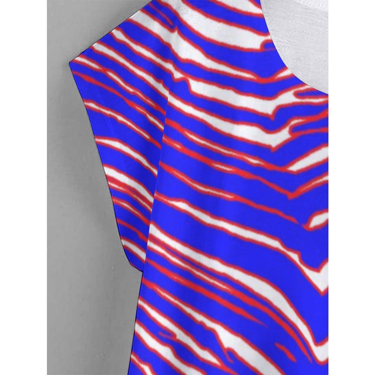 Buffalo Bills Zubaz All-Over Print Women's Curved Hem T-shirt (Plus Size)