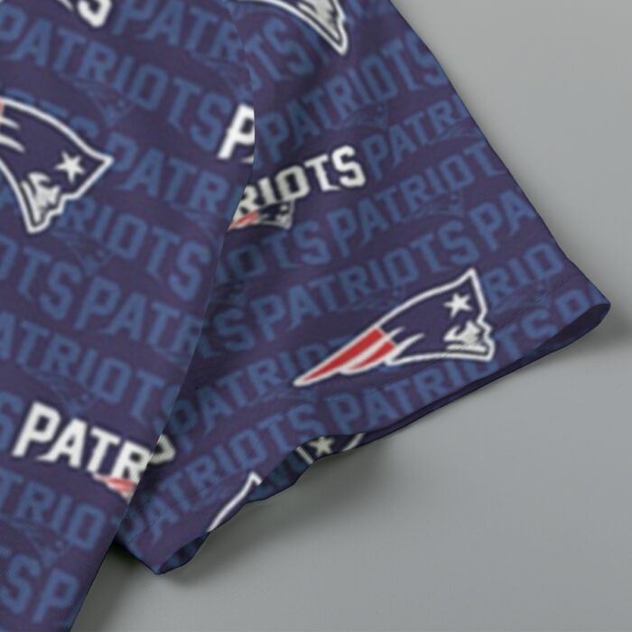 New England Patriots Zubaz Eco-friendly  All-Over Print Women's cropped Raglan T-shirt With Short Sleeve - Image 2