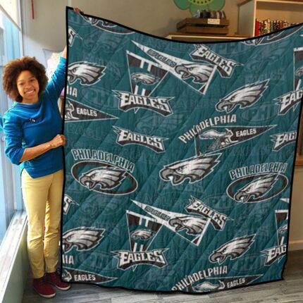 Philadelphia Eagles Zubaz Lightweight & Breathable Quilt With Edge-wrapping Strips