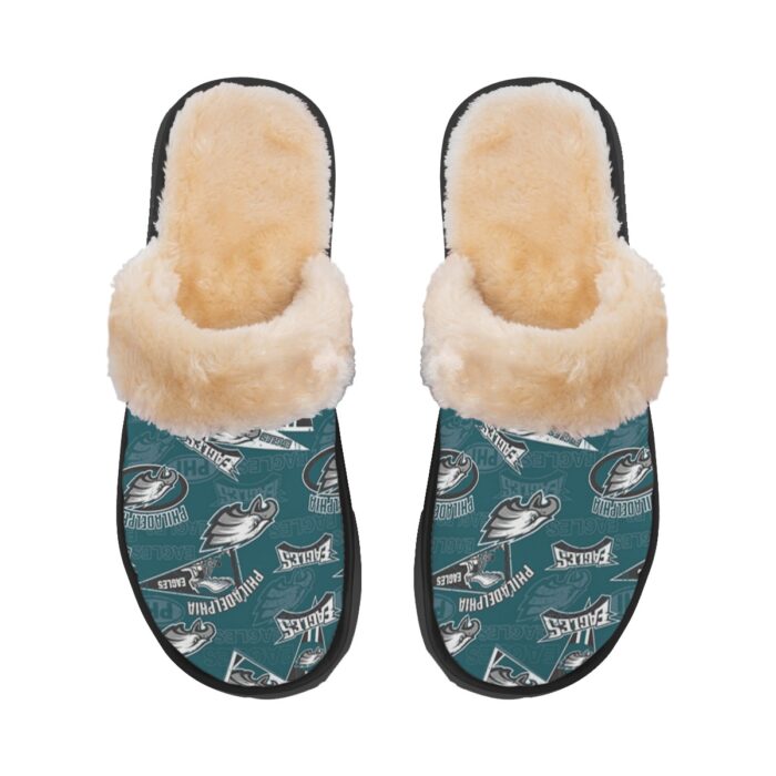Philadelphia Eagles Zubaz Men's Home Plush Slippers - Image 2