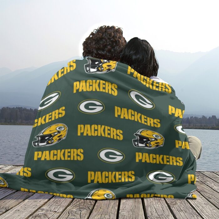 Green Bay Packers Single-Side Printing Flannel Blanket - Image 1